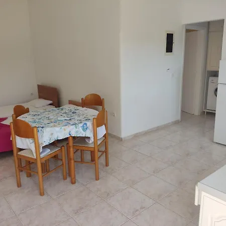 Nice House Near The Beach! شقة *