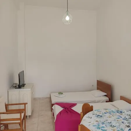 Διαμέρισμα Nice House Near The Beach!